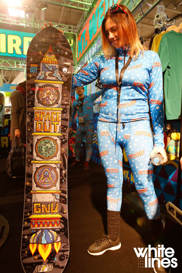 売り切り！！GNU SPACE CASE 153 SNOWBOARD スノーボード