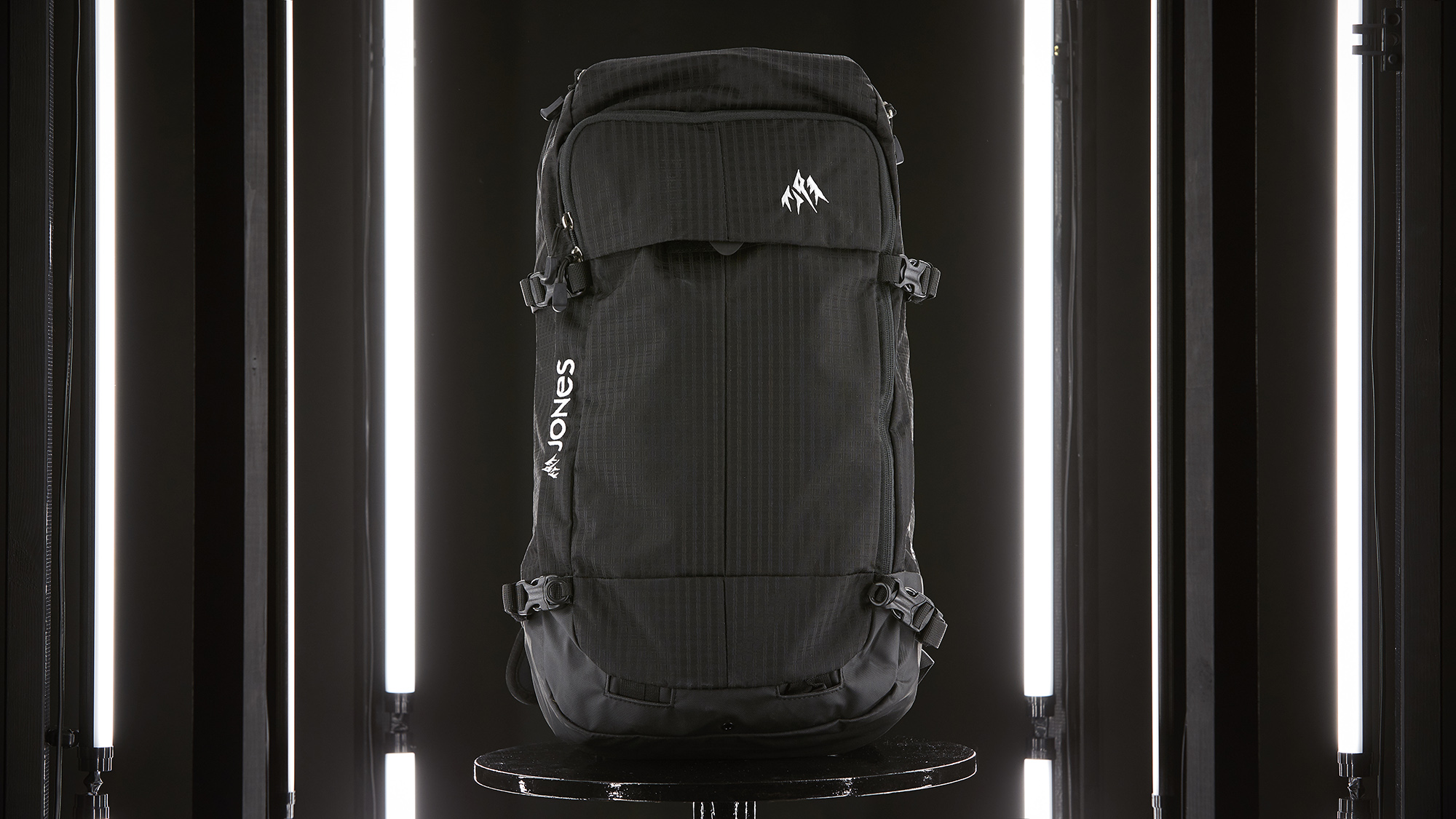 Jones Descent 25L 2020-2021 Snowboard Backpack Revie