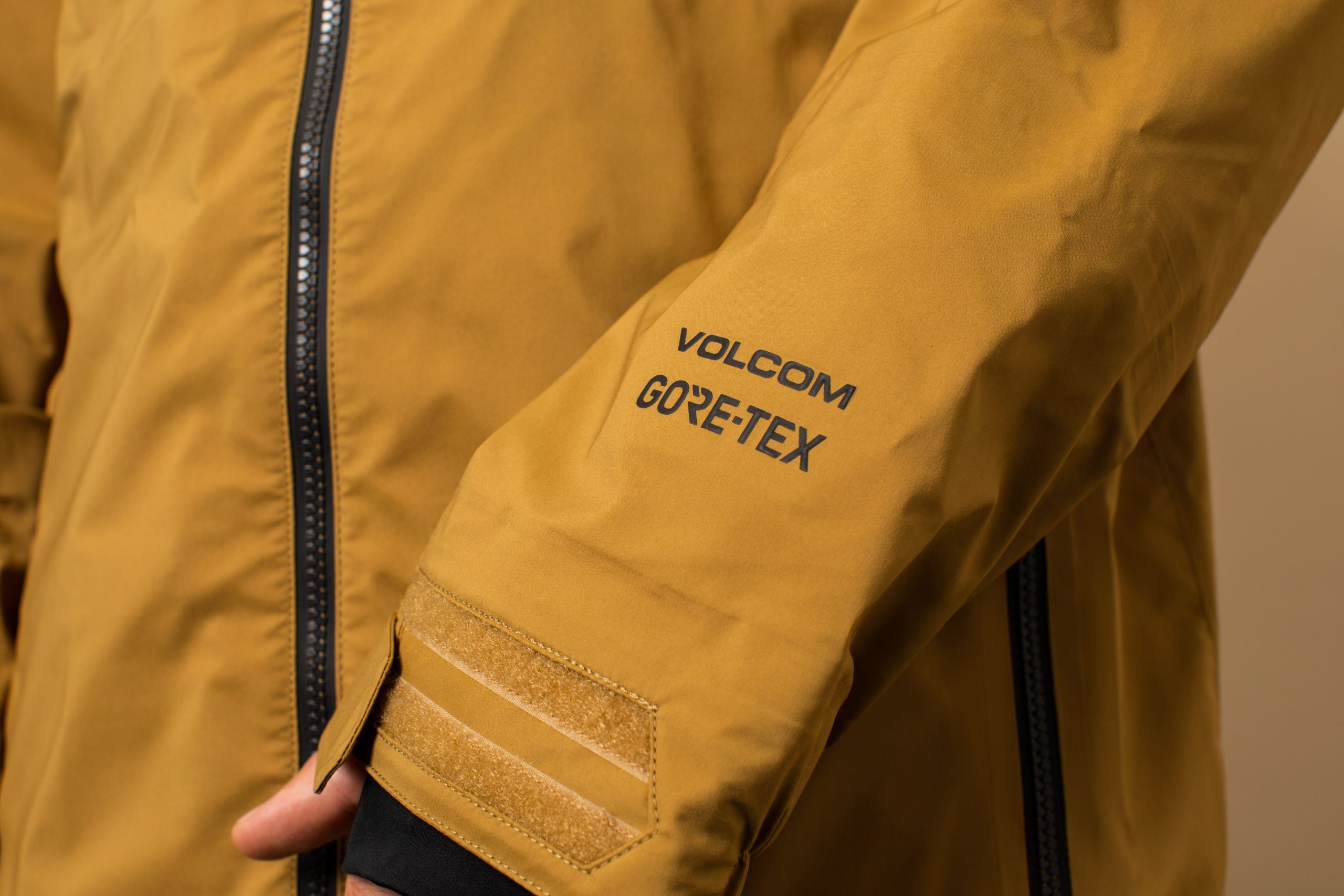 best-snowboard-ski-jackets-2020-2021-FI