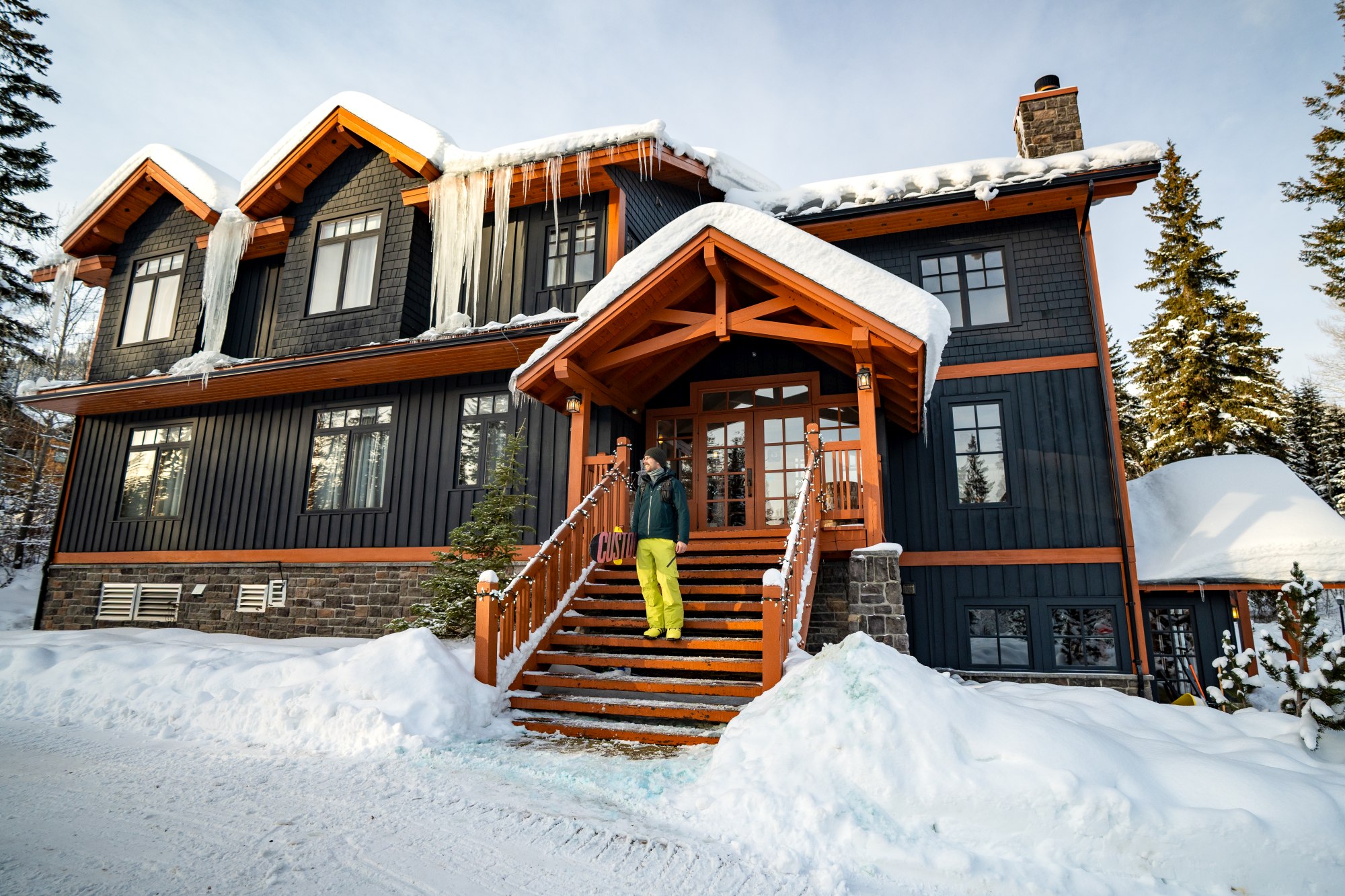 | WIN a Bucket List Snowboarding Trip to Golden, BC this Winter!